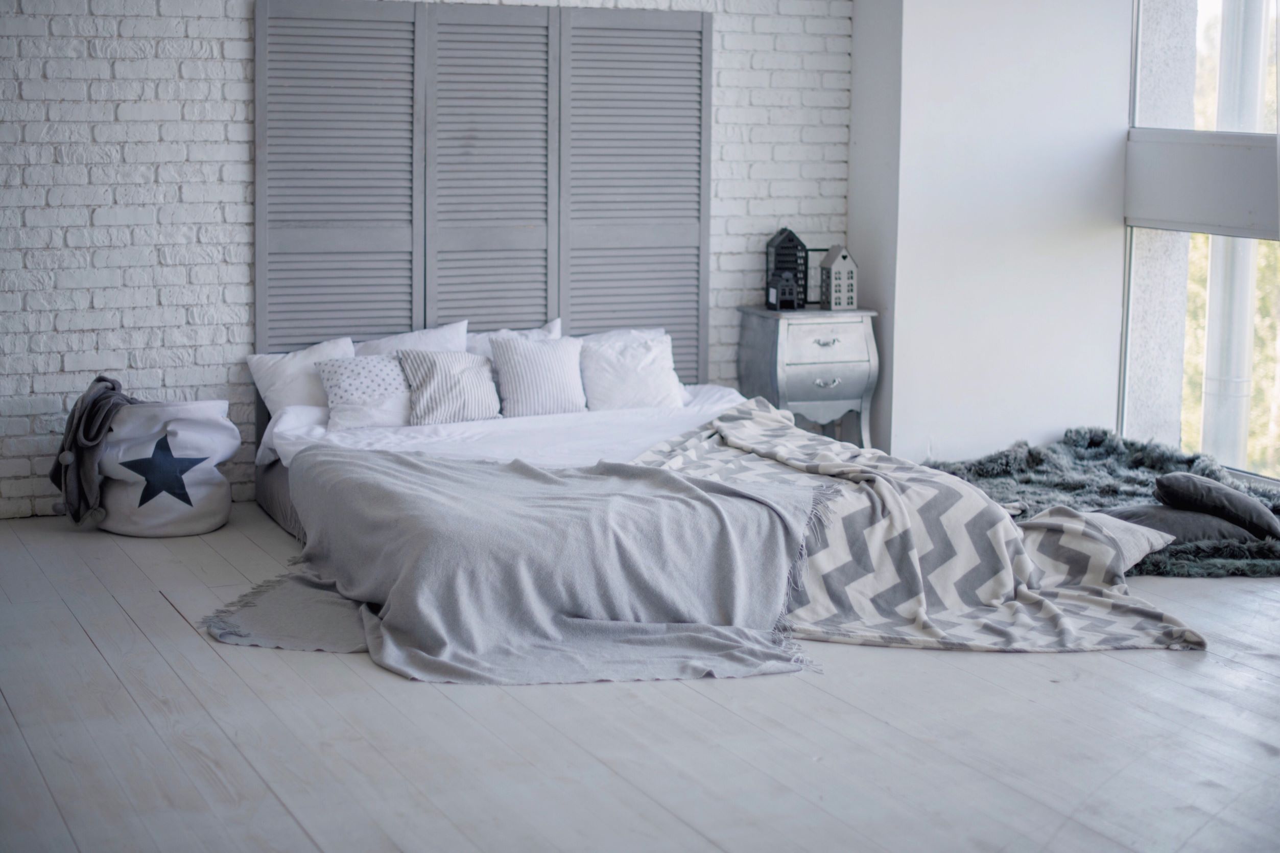 scandinavian style minimalist white room interior 2024 11 03 04 29 03 utc